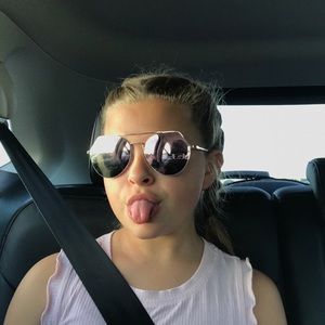 Meet your Posher, Ashley